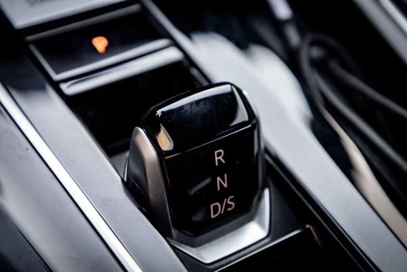 Volkswagen Golf R Volkswagen Golf R 2023 GCC under Agency Warranty and Service Contract with Flexible Down-Payment.