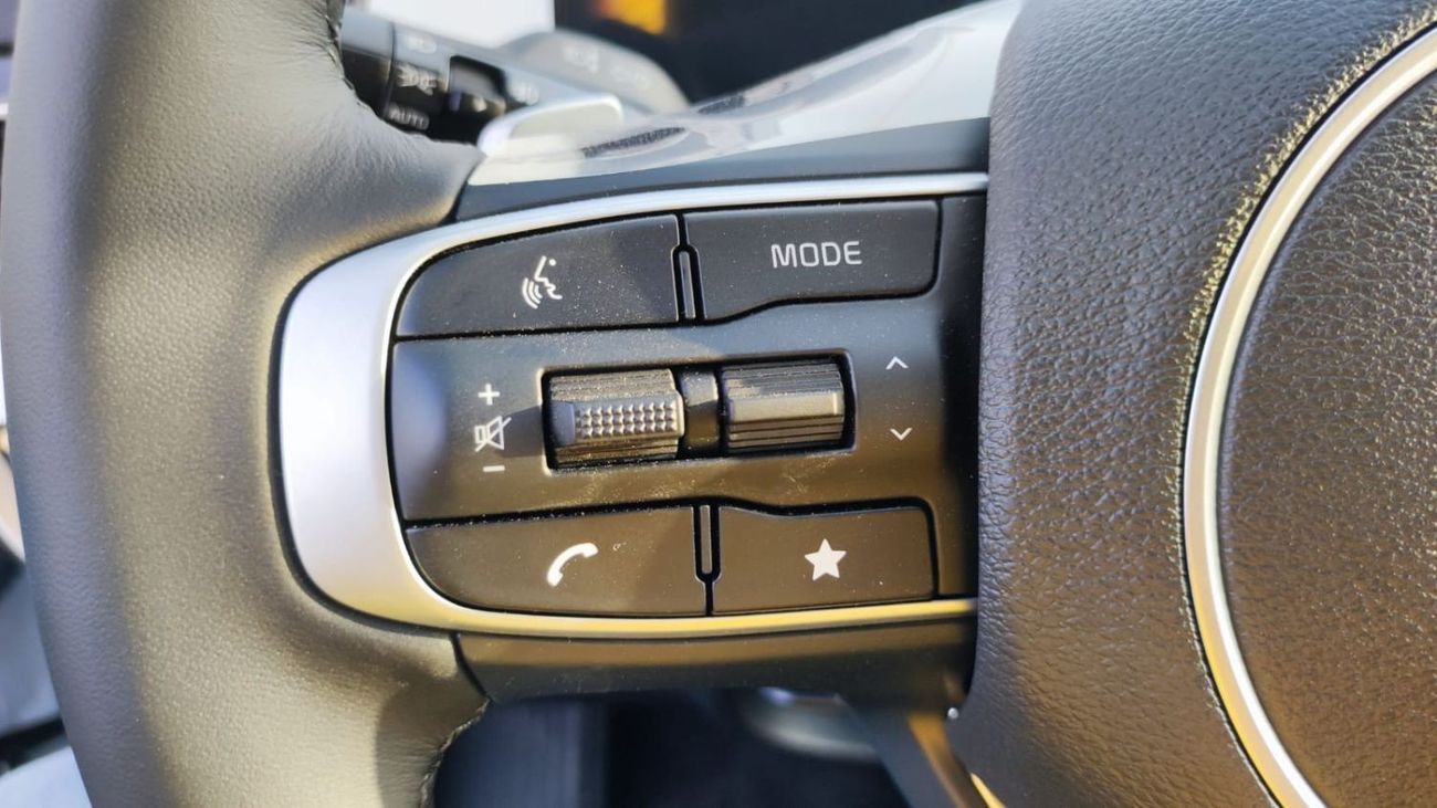 Kia Sportage HI ( i ) 4X2 FWD , 1.6L gasoline,, 4V ,,176 HP  White color 2023