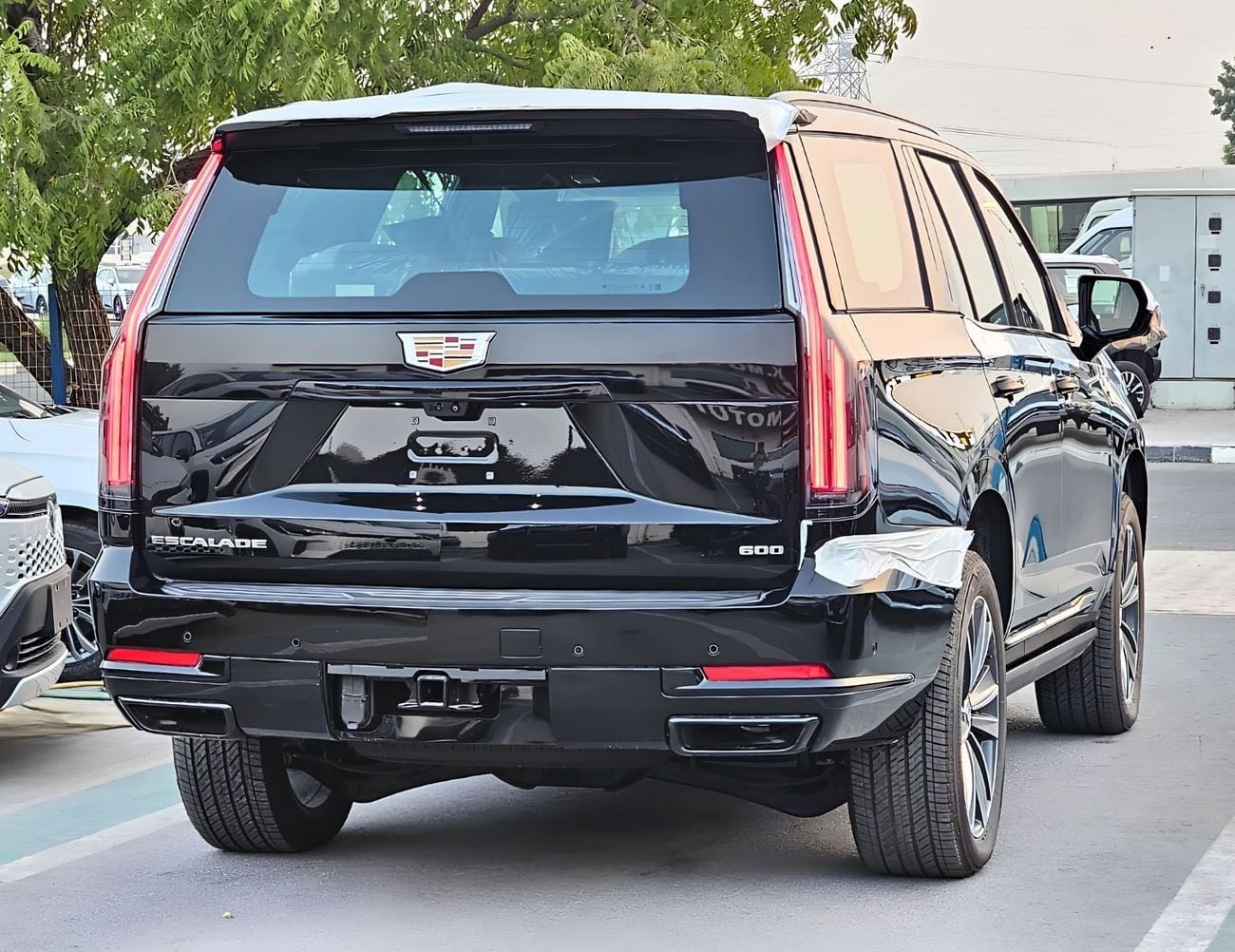 كاديلاك إسكالاد سبورت كاديلاك إسكاليد سبورت || محرك بنزين V8 سعة 6.2 لتر، دفع رباعي، ناقل حركة أوتوماتيكي | رادار | سقف با