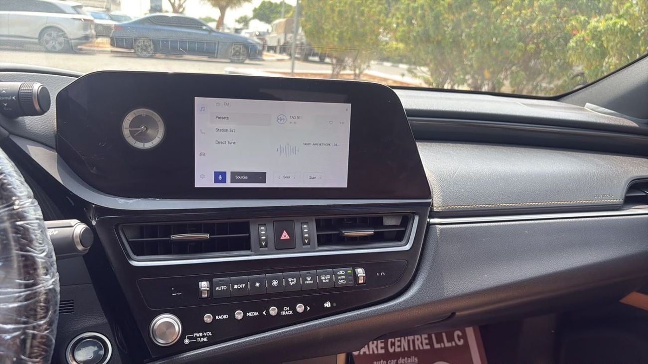 لكزس ES300h HYBRID PLUS LEXUS ES 300 Hybrid 2.5L Premier Option 2023 Model