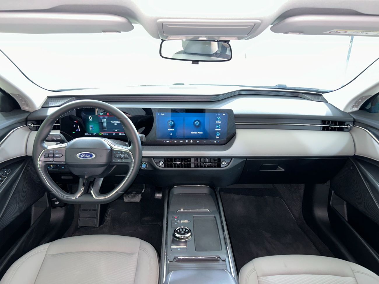 Ford Taurus AMBIENTE TPC1225N / AL TAYER MOTORS AL QOUZ SHOWROOM