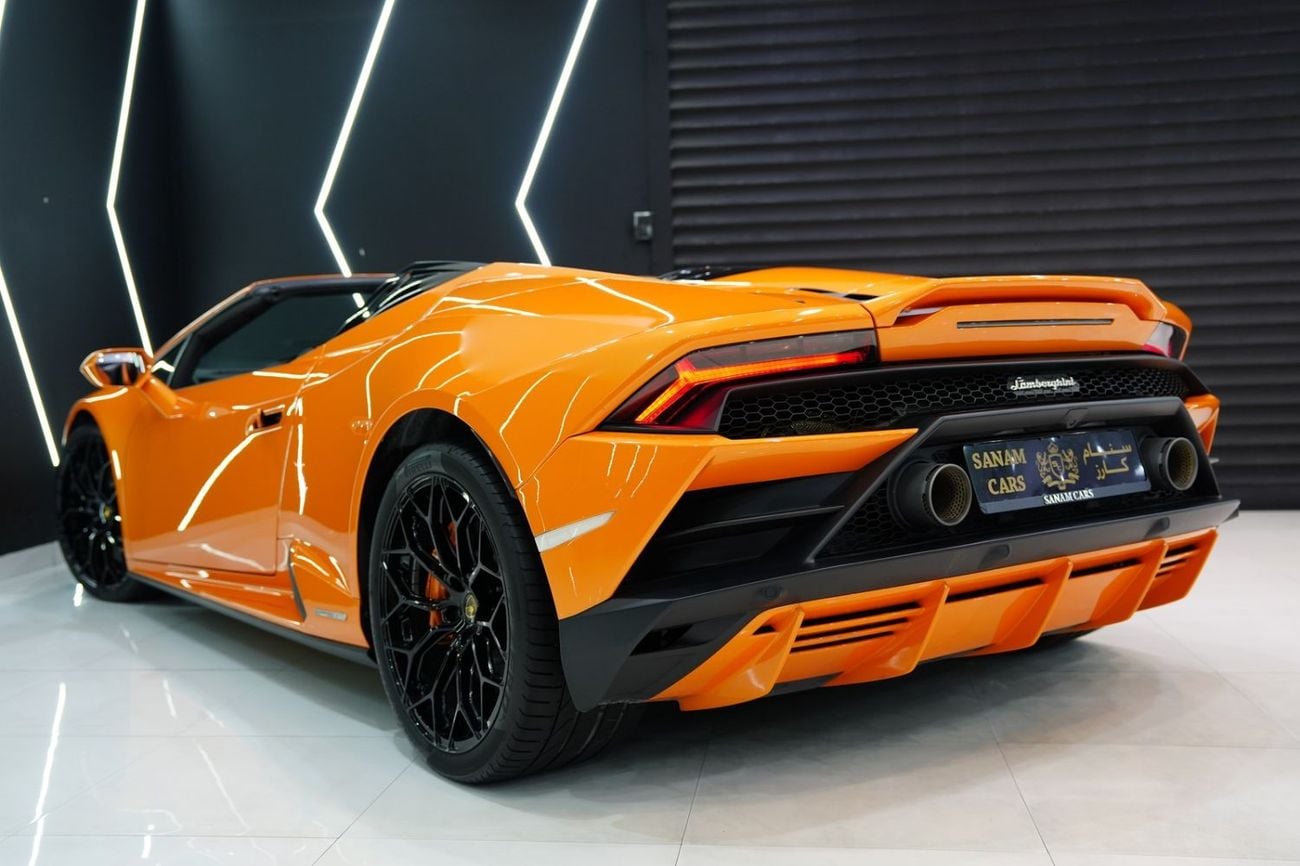 Lamborghini Huracan 2023 Lamborghini Huracan EVO Spyder, Lifting System, Apple CarPlay, Carbon Fiber Interior!!
