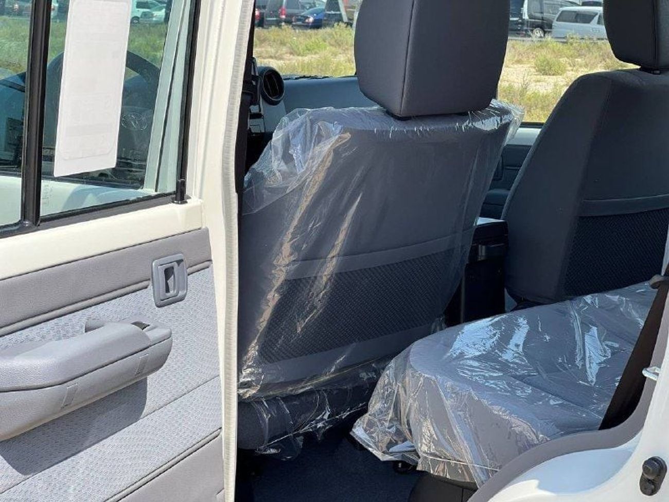 Toyota Land Cruiser 70 LC76 2.8L DSL M/T // 2025 // HIGH OPTION WITH WINCH , FRIDGE , DVD & BACK CAMERA // SPECIAL OFFER //