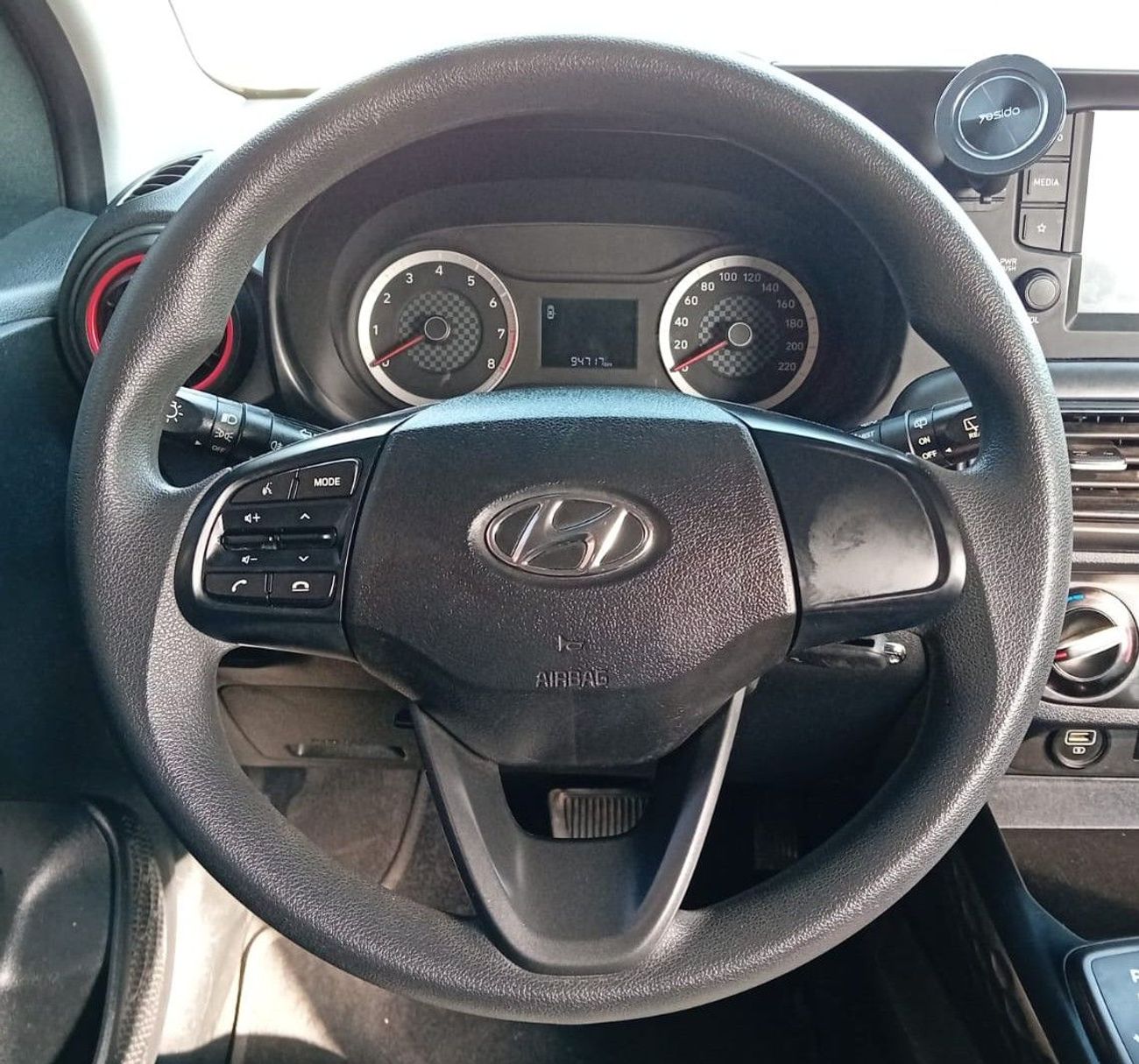 Hyundai Grand i10 YUNDAI GRAND i10 2023 model, GCC, in excellent condition, 94,000 km, 1.2L engine, price 33,000 dirha
