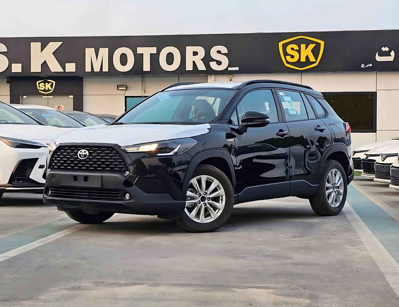 Toyota Corolla Cross HYBRID /1.8L PETROL A/T / FULL OPTION / SUNROOF, LEATHER/ 17" ALLOY WHEELS/CODE#XLE