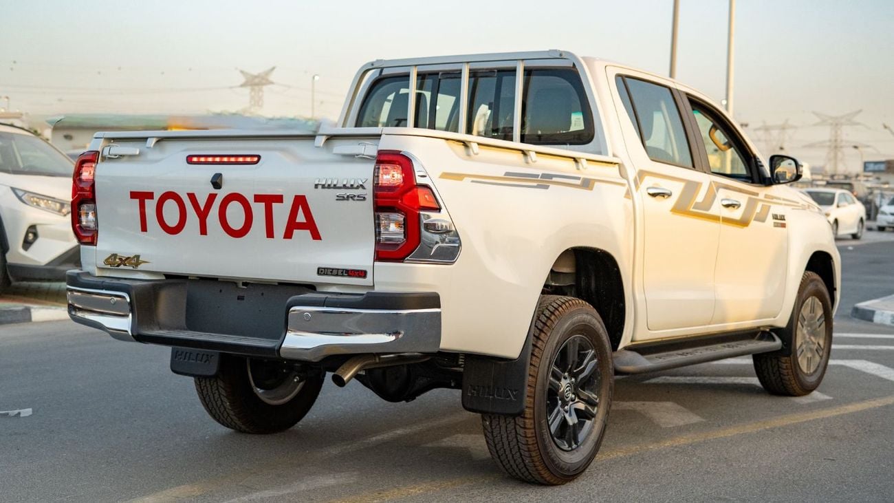 تويوتا هيلوكس SR5 DC 2.4L Diesel A/T 2025YM