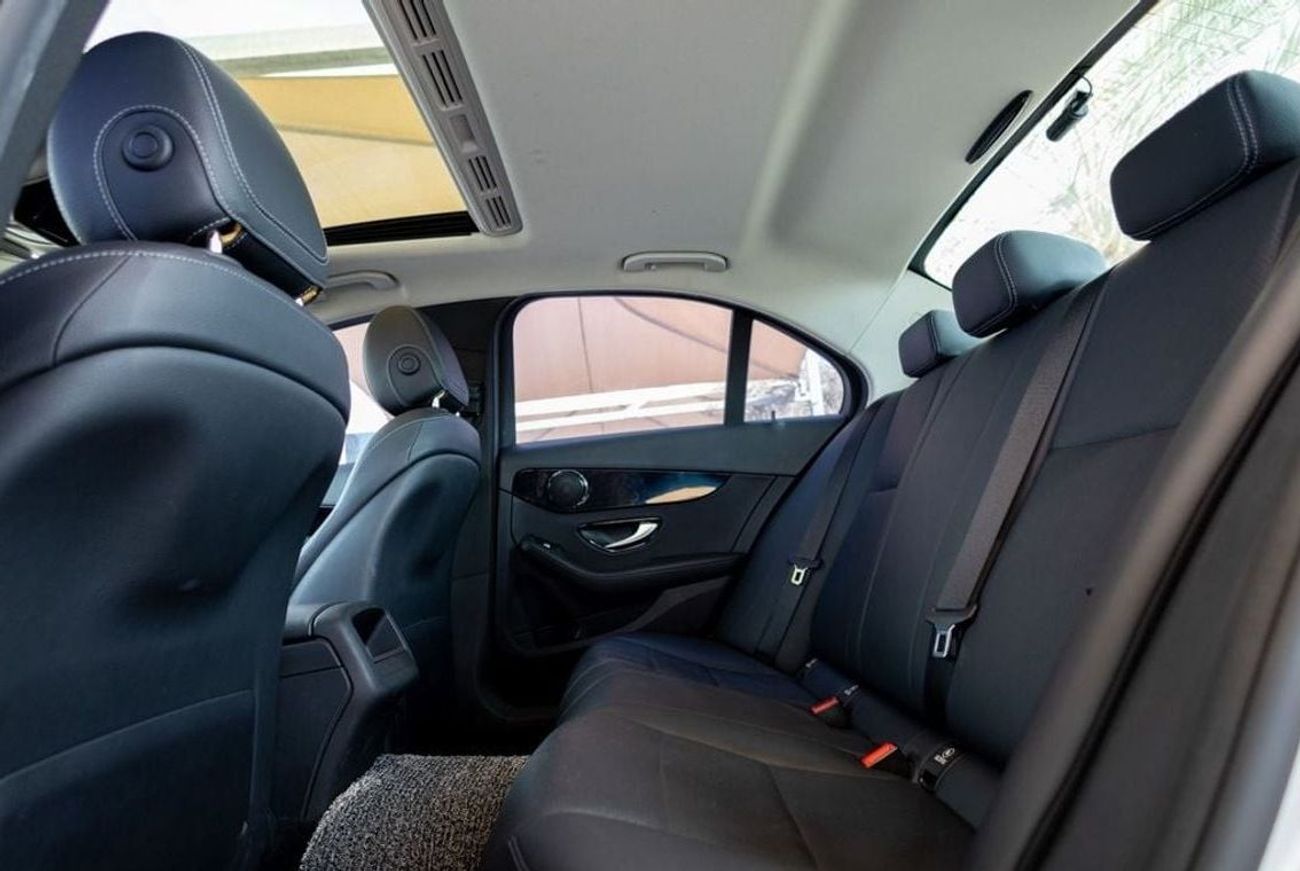 Mercedes-Benz C 200 Mercedes-Benz C200 2017 Korean Spec under Warranty with Flexible Down-Payment.