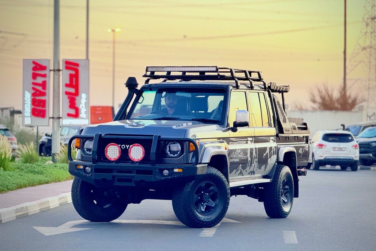 Toyota Land Cruiser Pick Up 2018 RHD Diesel Engine V8 Full Option Car is Very Clean and Perfect Condition