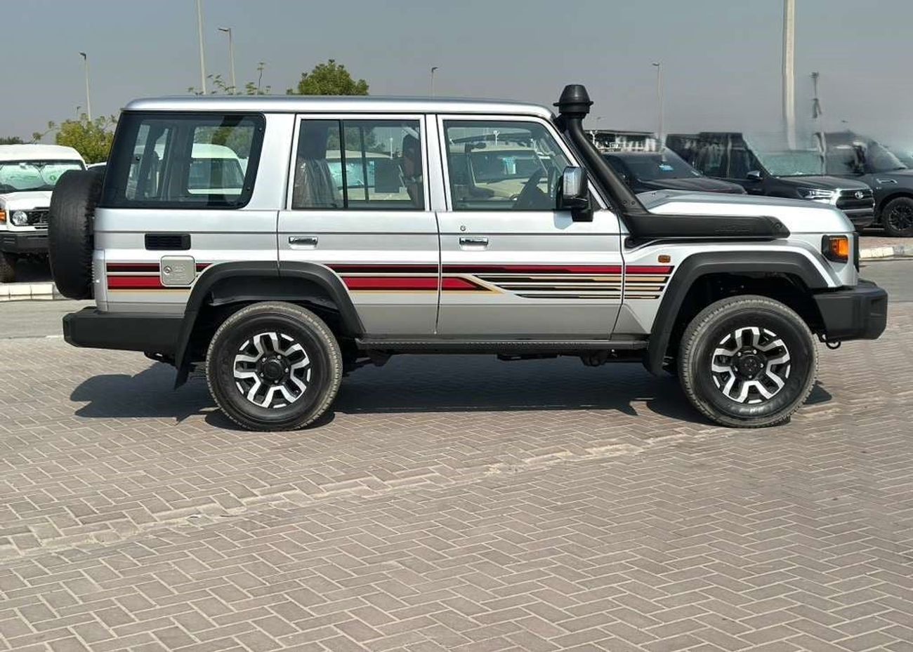 Toyota Land Cruiser 70 LC76 4.0L Petrol - Oman Spec Silver Color - 2025