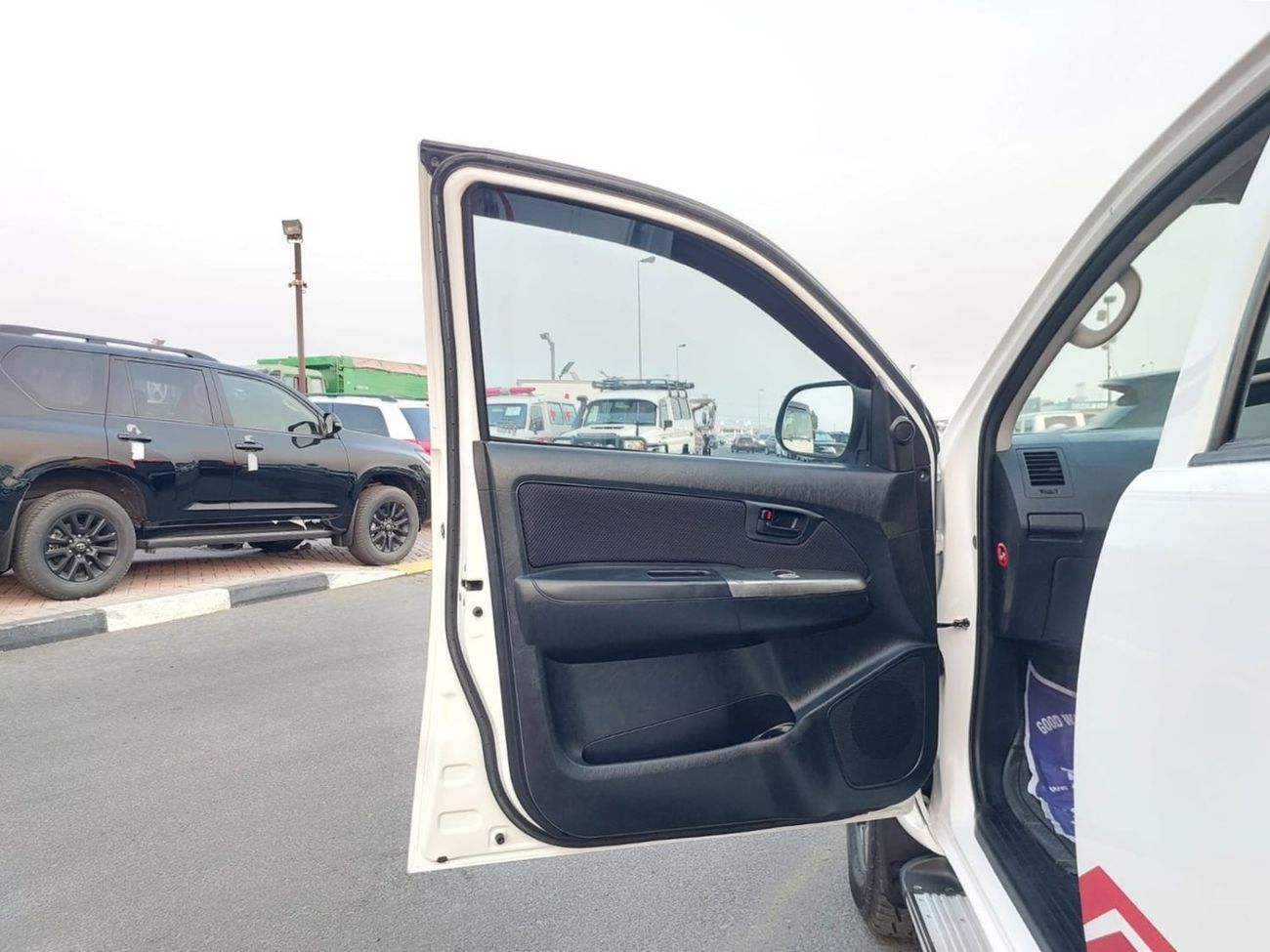 Toyota Hilux TOYOTA HILUX PICKUP RHD 2014 MODEL 3.0 L DIESEL AUTOMATIC(PM37634)