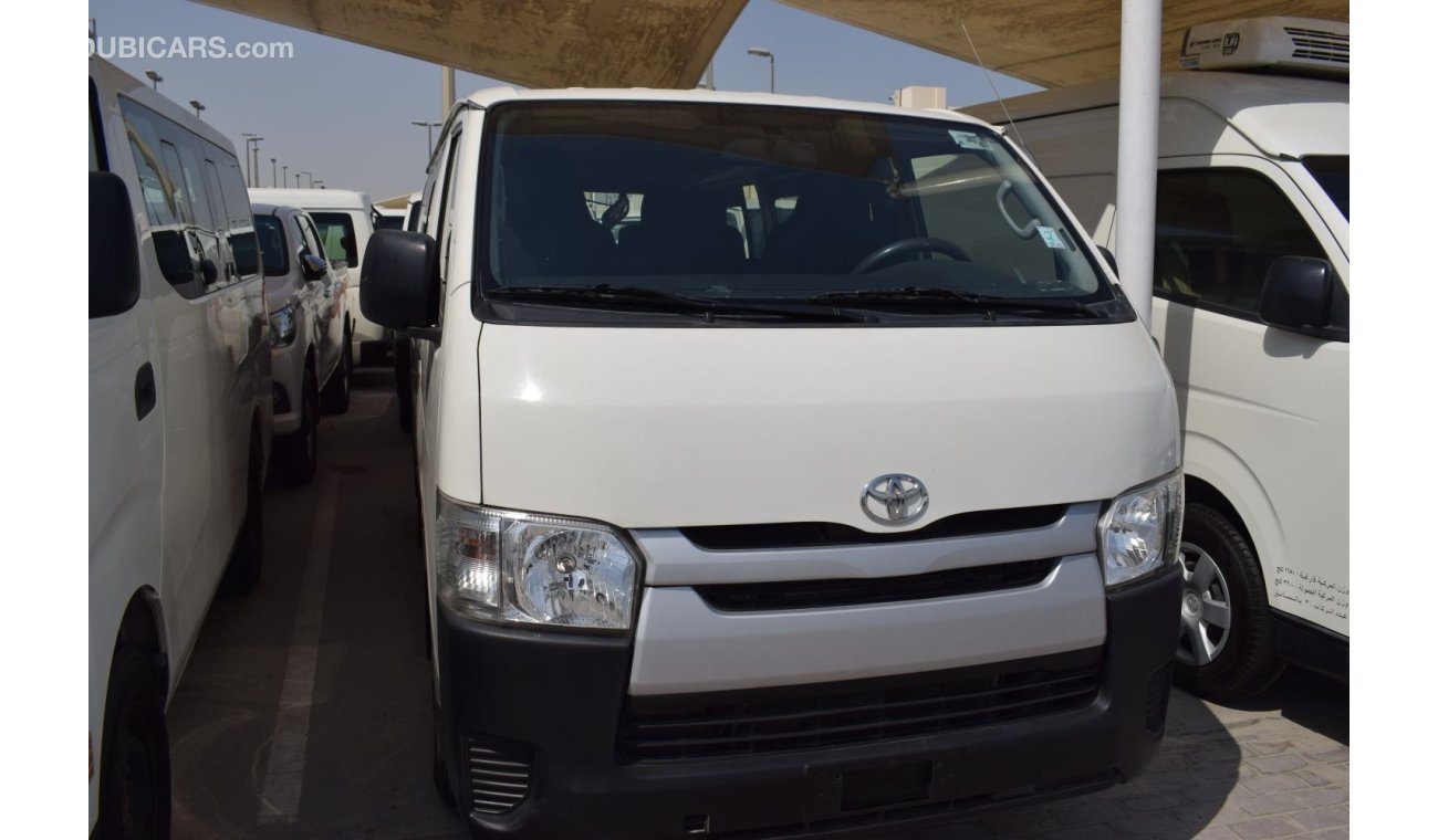 Toyota Hiace Toyota Hiace 13 seater Bus, Model:2015. excellent condition
