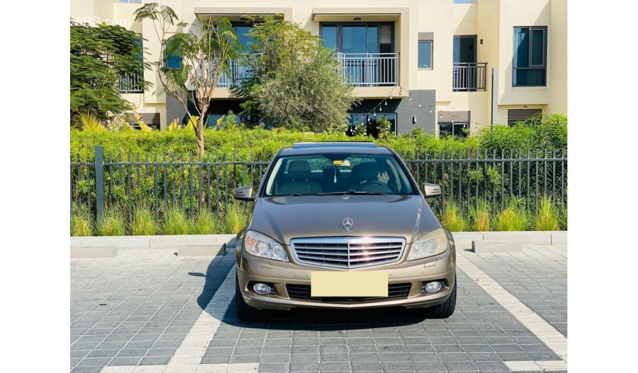 Mercedes-Benz C200 Mercedes - BENZ C200 KOMPRESSOR || GCC || Very Well Maintained