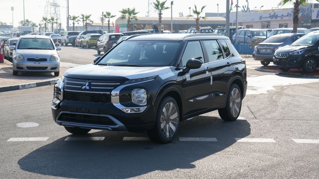 ميتسوبيشي آوتلاندر HIGHLINE ميتسوبيشي أوتلاندر 2026 – الفئة المتوسطة (G12) 2.5 لتر | SUV بسبعة مقاعد | مواصفات الخليج |