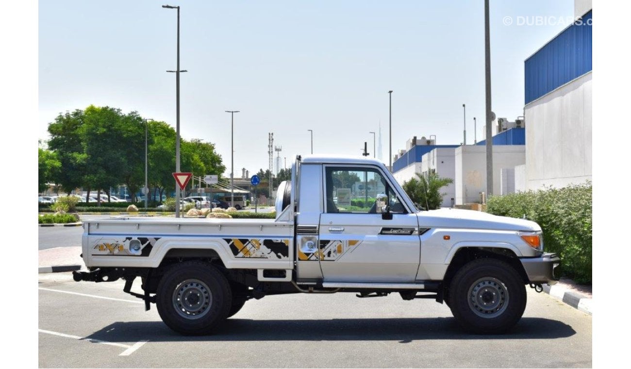 Toyota Land Cruiser Pick Up 79 Single Cabin V6 4.0L Petrol With Diff. Lock and Winch (Export only)