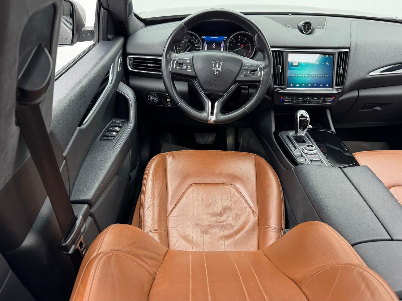 Maserati Levante Std 3.0L (350 HP) 2017 Maserati Levante, Service History, Fully Loaded, Excellent Condition, GCC