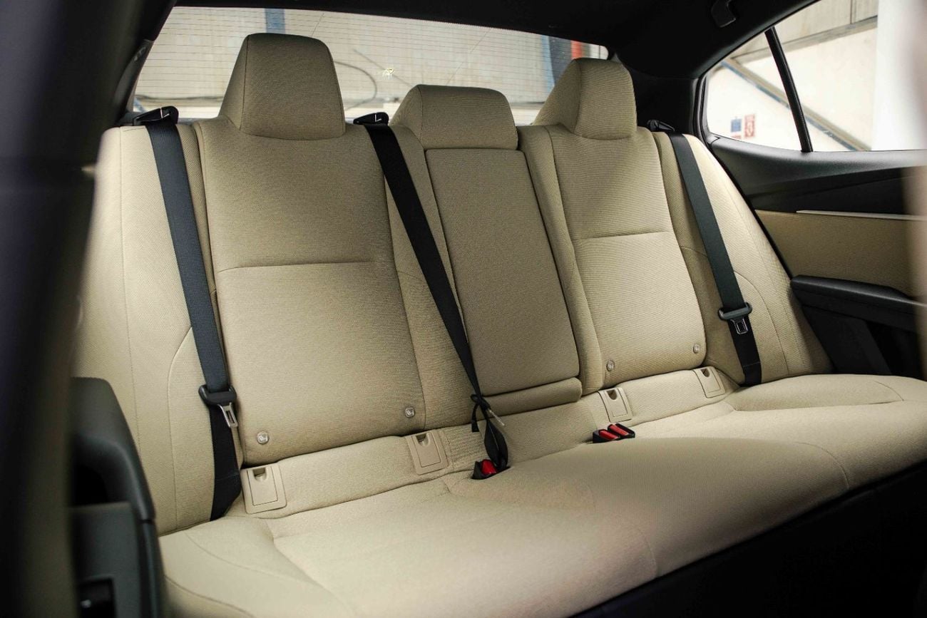 Toyota Camry LE HEV 2.5L - Platinum White Pearl Inside Beige | Export Only