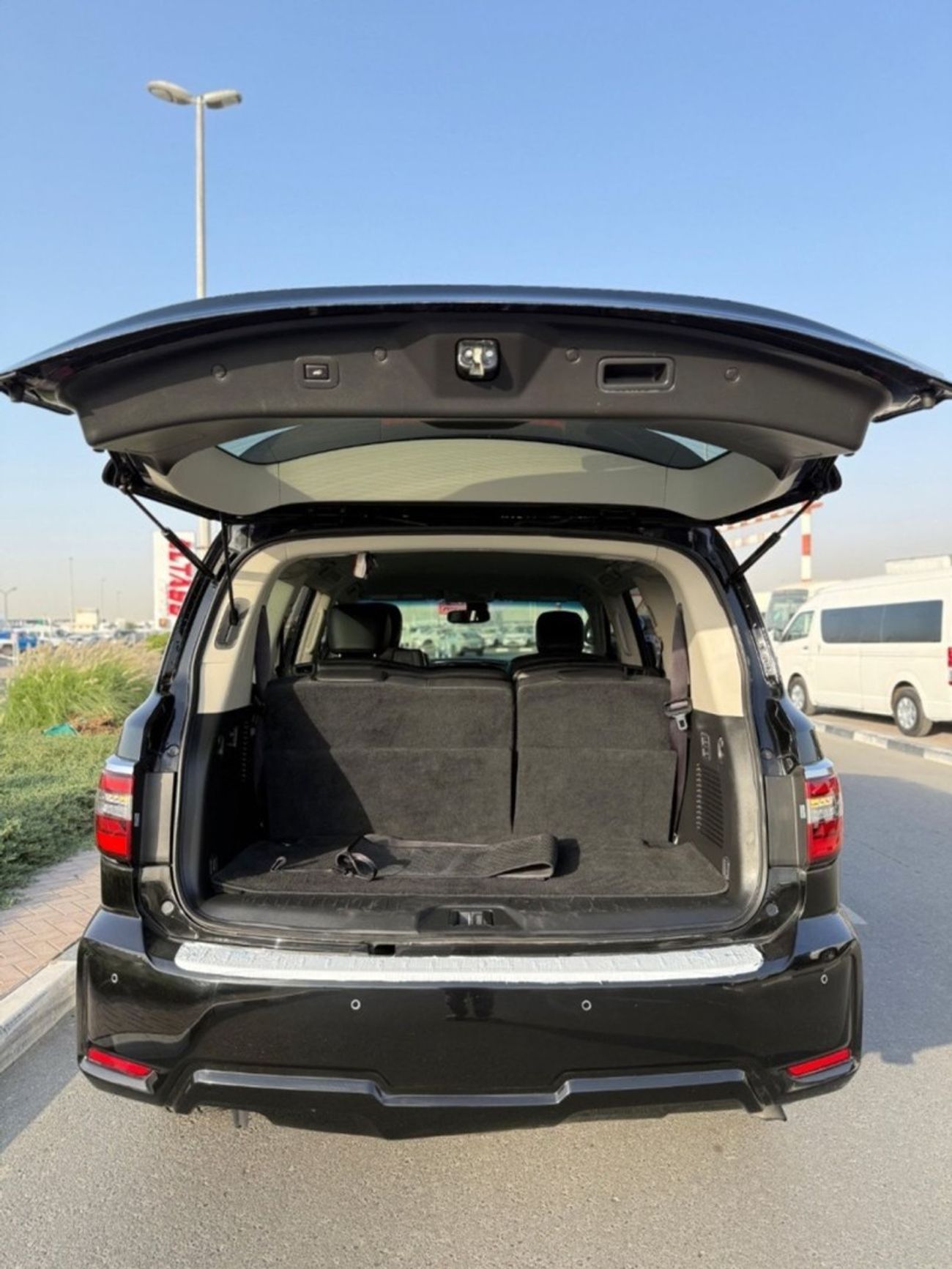 Nissan Armada SL 4WD