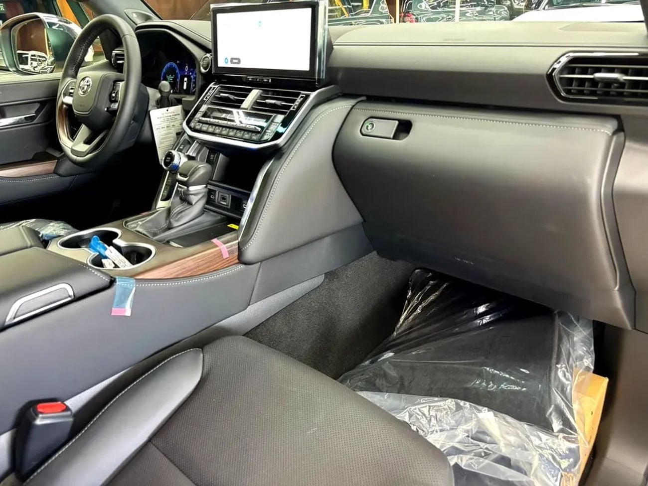 تويوتا لاند كروزر في إكس 4.0L PETROL GCC Specs