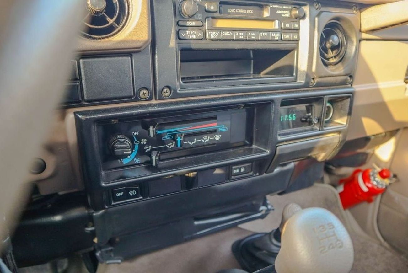 Toyota Land Cruiser Pick Up SC 4.0L toyota land cruiser single cab 2006 model