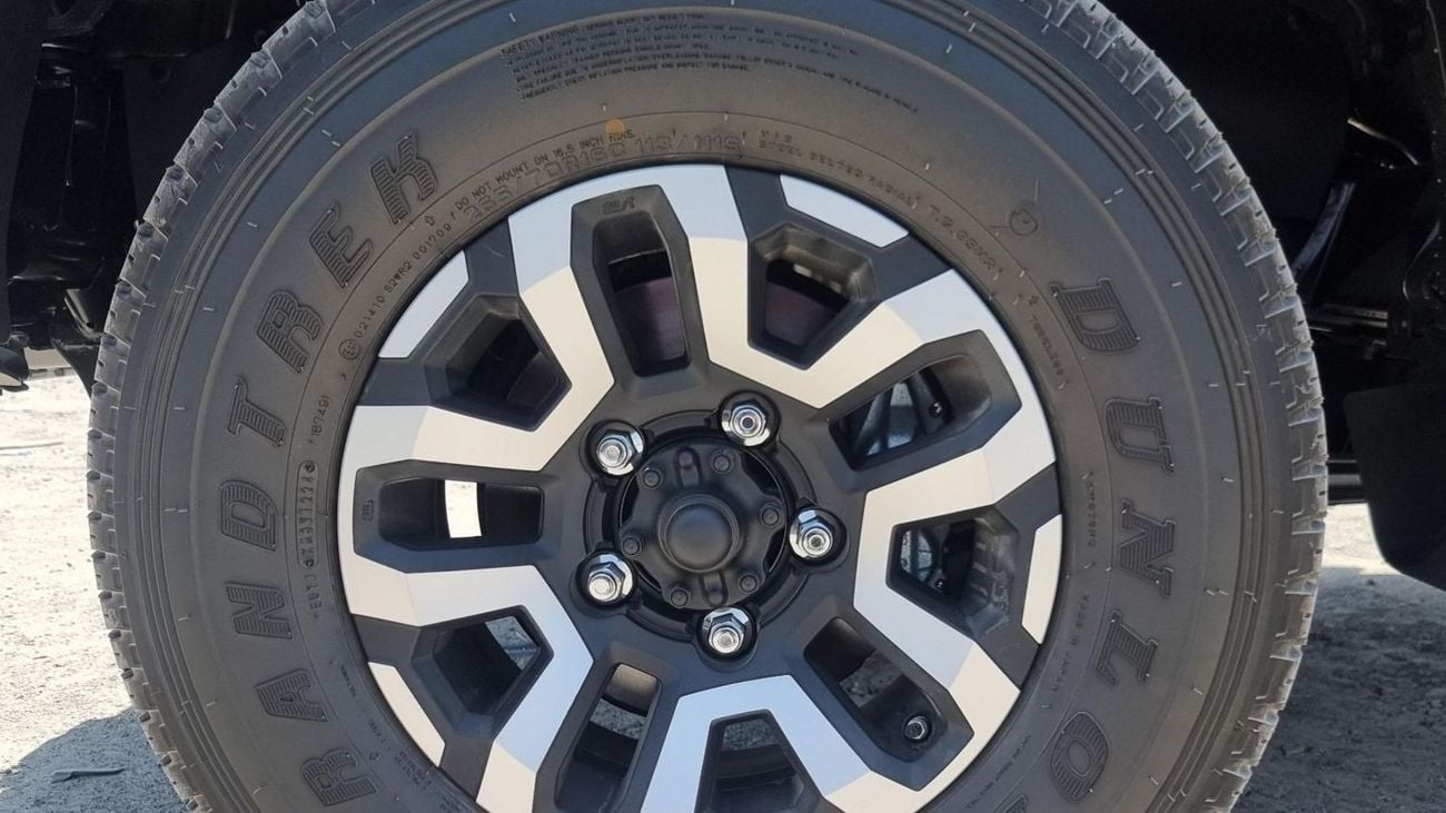 Toyota Land Cruiser Pick Up 4.0L V6 . 24-valve DOHC . VVT-i . DOHC. 16V . 5 Seater . 4 Door . Automatic . Four Wheel Drive