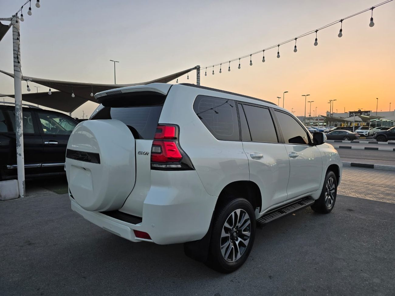 Toyota Prado GXR 4.0L 4WD TOYOTA PRADO 2023 GCC V6 ENGINE 4.0L clean car without accident without paint same like