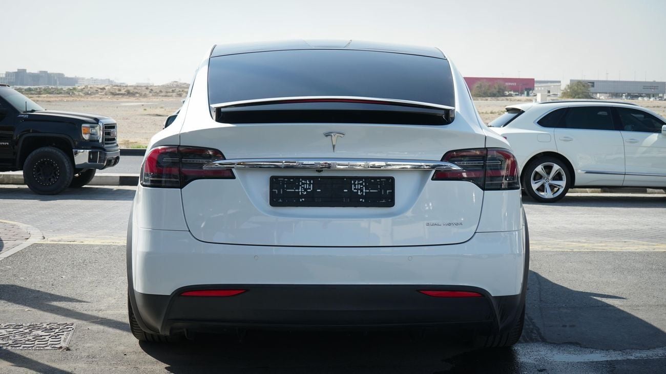 تسلا موديل اكس