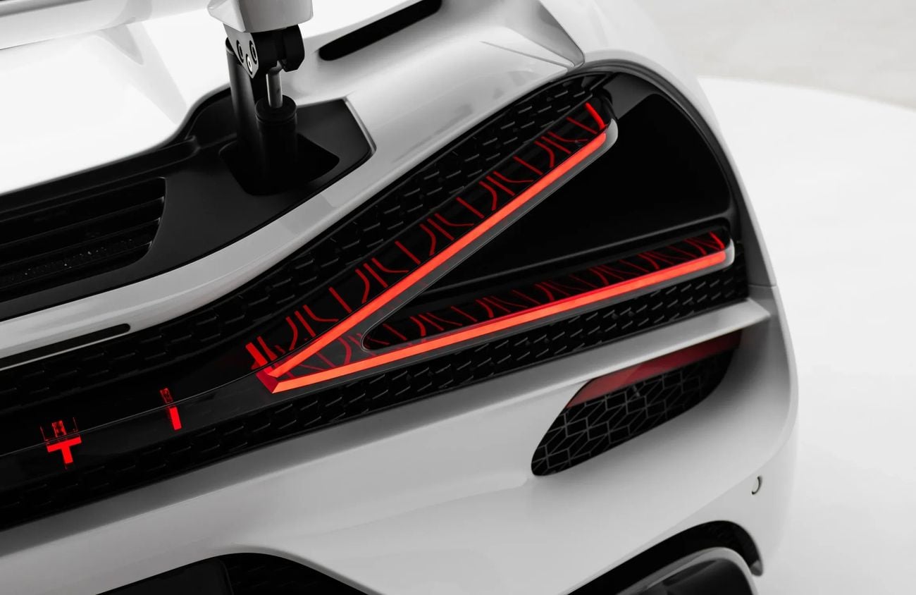 بوغاتي ميسترال W16 رودستر 8.0L W16 Quad-Turbocharged Engine
