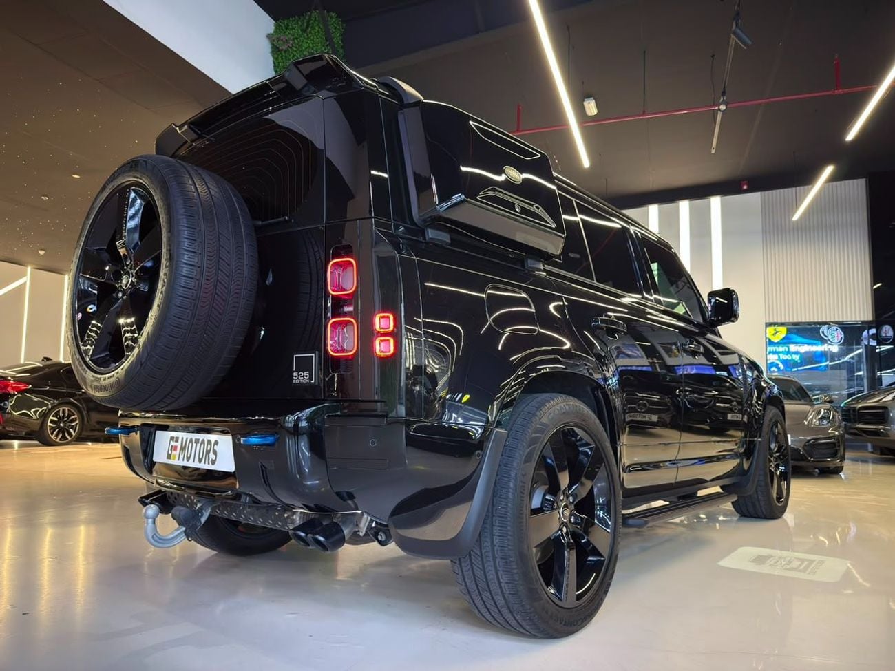 Land Rover Defender 110 HSE P525 2025 Defender 110 V8 Edition P525 | 7,000 MP | 5 Years Warranty and Service