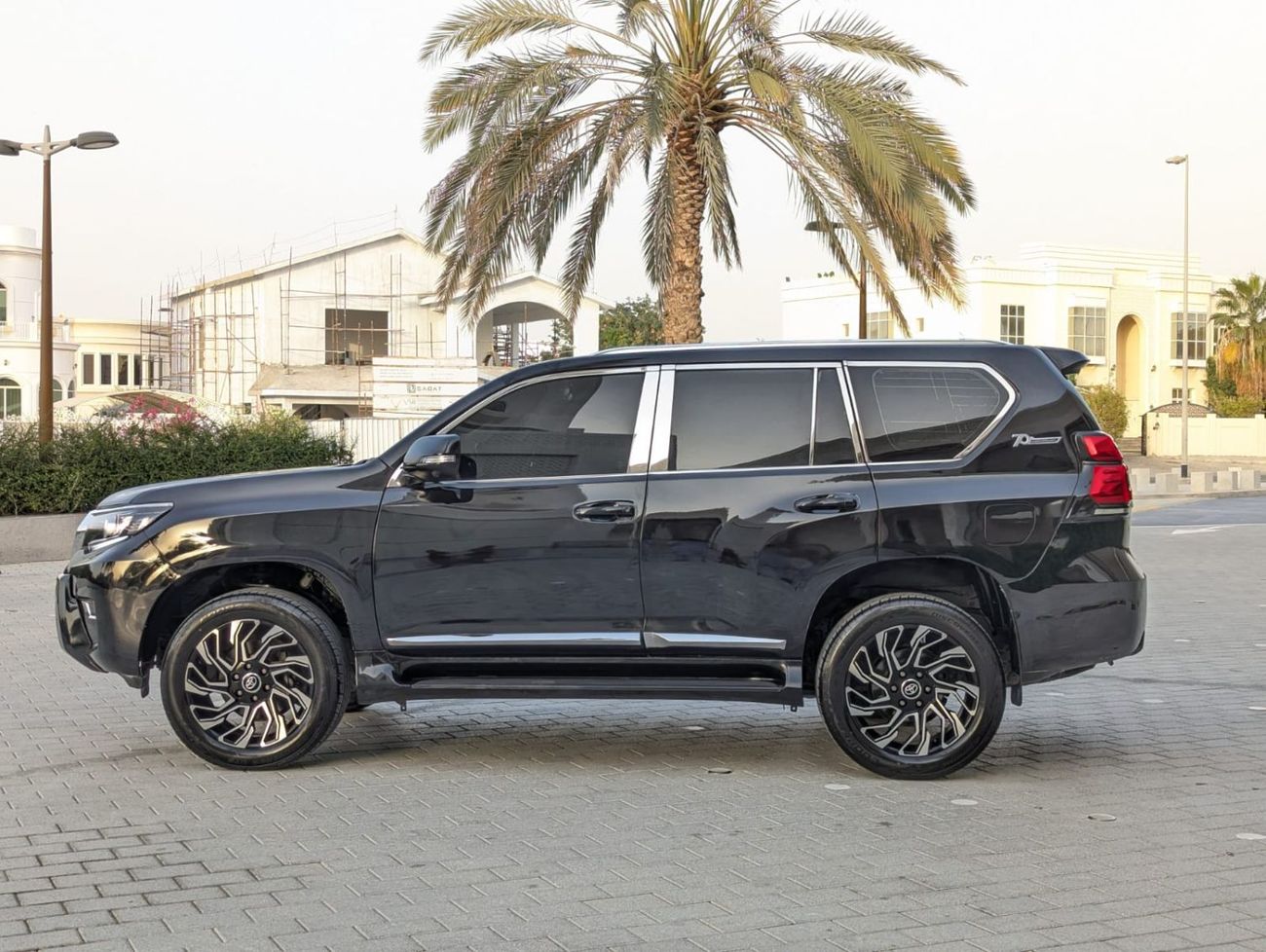 تويوتا برادو Toyota Prado 2011 facelifted to 2023 black colour