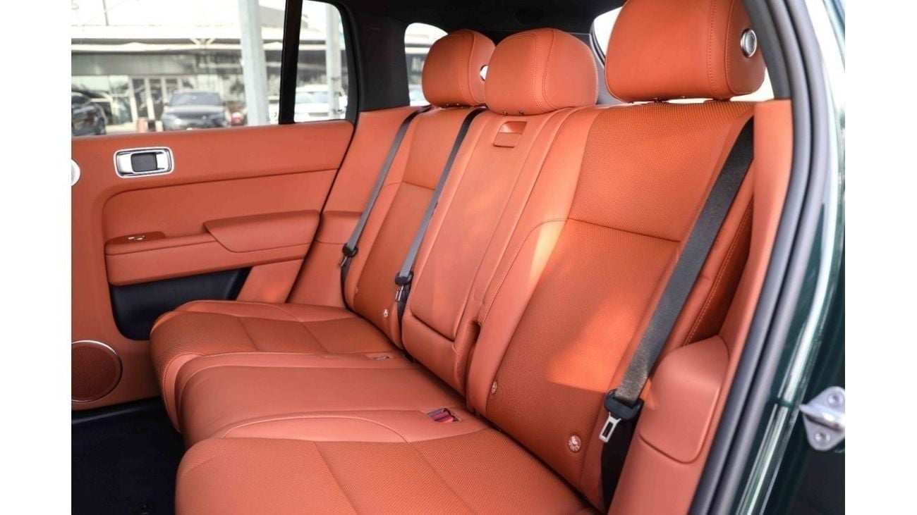 لي اوتو L7 2024 Li Auto L7 ULTRA - أخضر من الداخل أسود وبرتقالي | Export Only