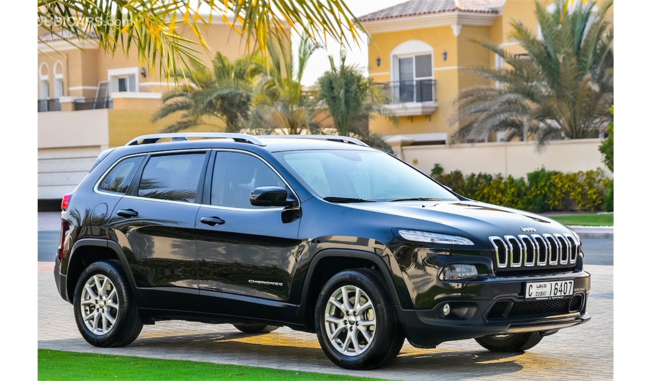 Jeep Cherokee 4X4 LONGITUDE - 2016 - Under Agency Warranty! - AED 1,547 PM - 0 Downpayment