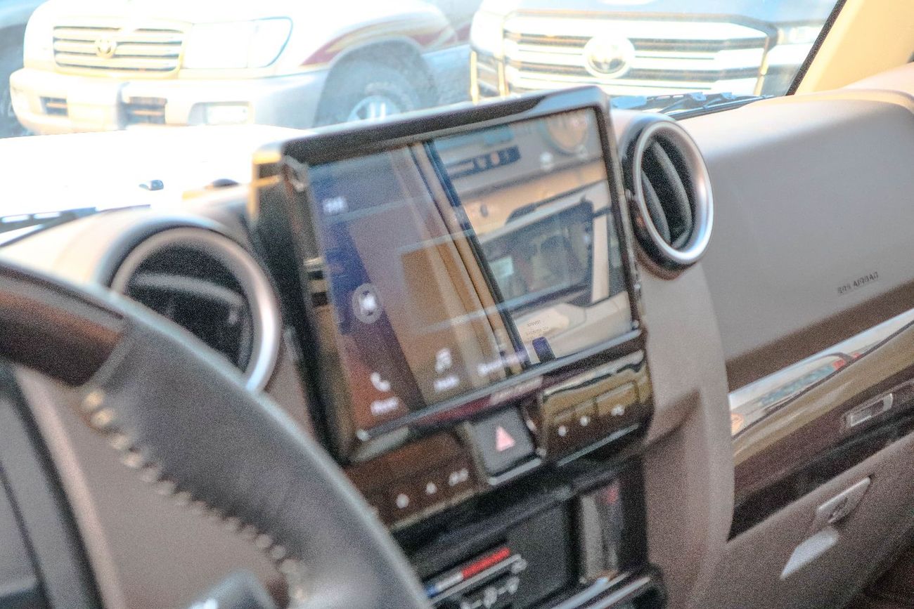 تويوتا لاند كروزر بيك آب Std 4.0L Single Cab Utility AWD