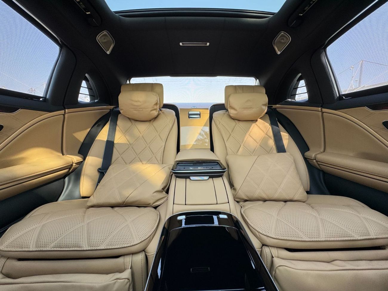 Mercedes Maybach S680 Maybach **2023** GCC SPEC UNDER WARRANTY AND SERVICE