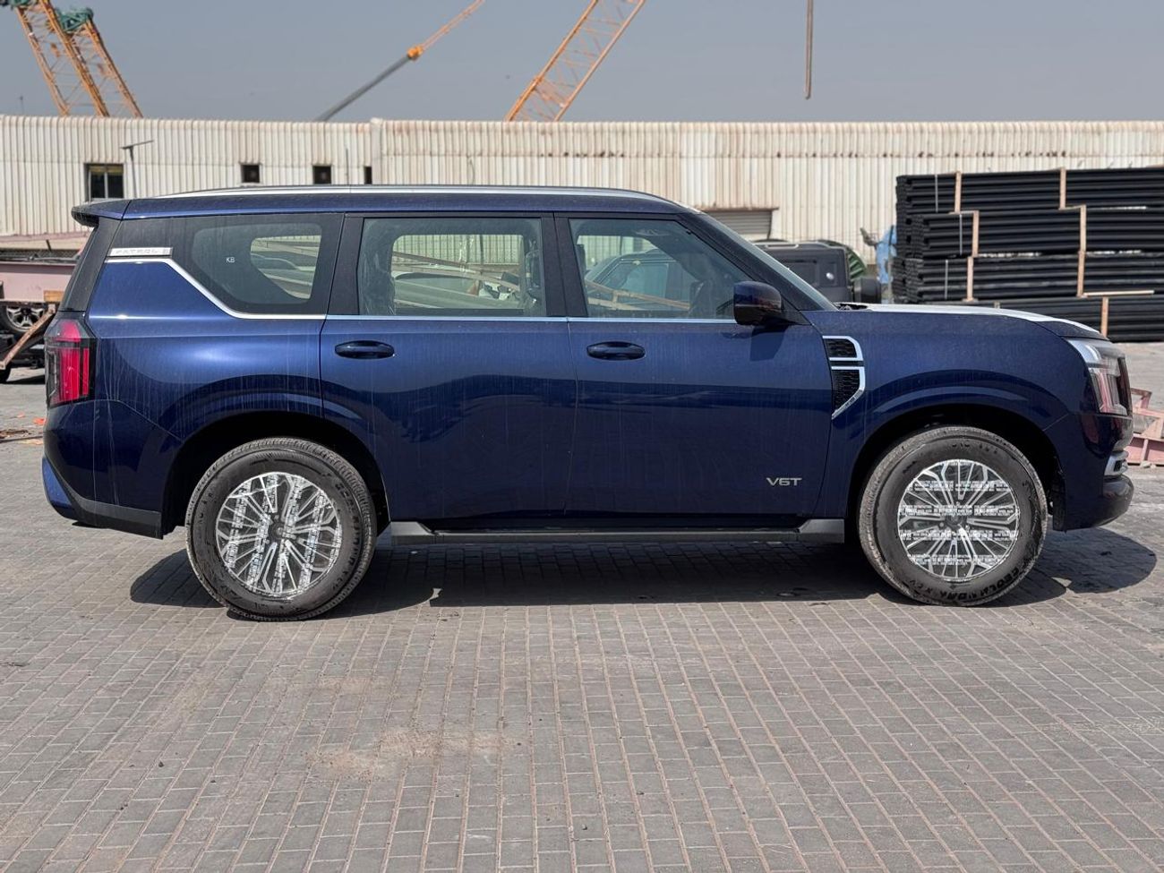 Nissan Patrol NISSAN PATROL LE TITANIUM PLUS 2026 Blue / Burgundy