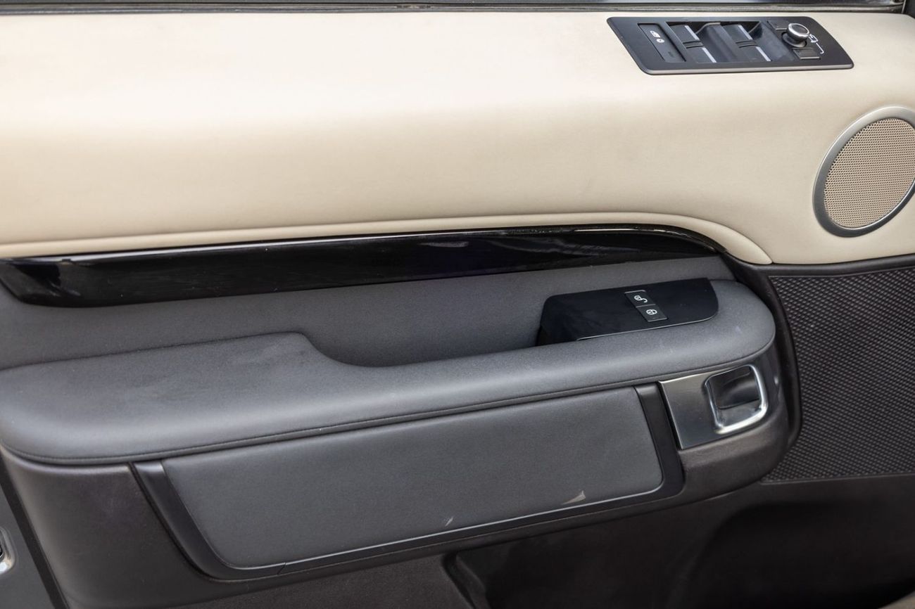 Land Rover Discovery SE Land Rover Discovery Si4 (7SEATER) 2019 GCC | Warranty for 1,296.00 AED monthly