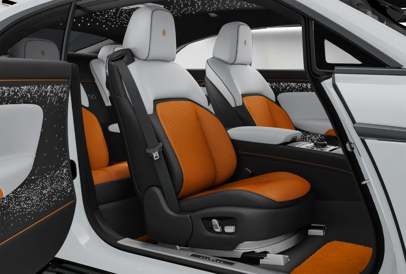 رولز رويس سبيكتر رولز رويس سبيكتر بلاك بادج MY26 - مخزون