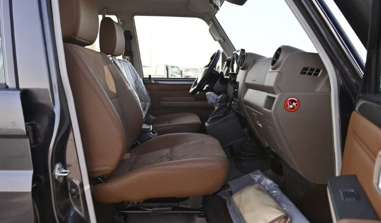 تويوتا لاند كروزر 70 2025 TOYOTA LAND CRUISER 76 HARDTOP SDLX V6 4.0L PETROL 4WD 5-SEATER AT