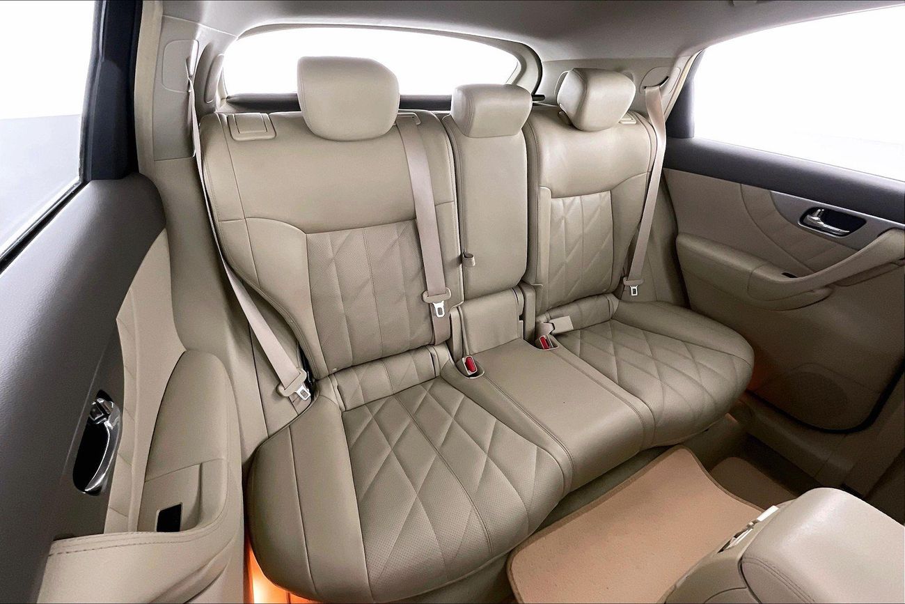 Infiniti QX70 Luxury / Luxe Sensory | Guaranteed Warranty | 0 Down Payment