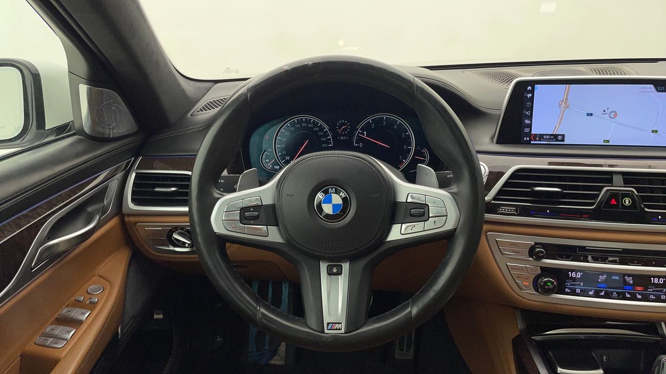 بي أم دبليو 750Li M SPORT 4.4 | بدون دفعة مقدمة | اختبار القيادة في المنزل