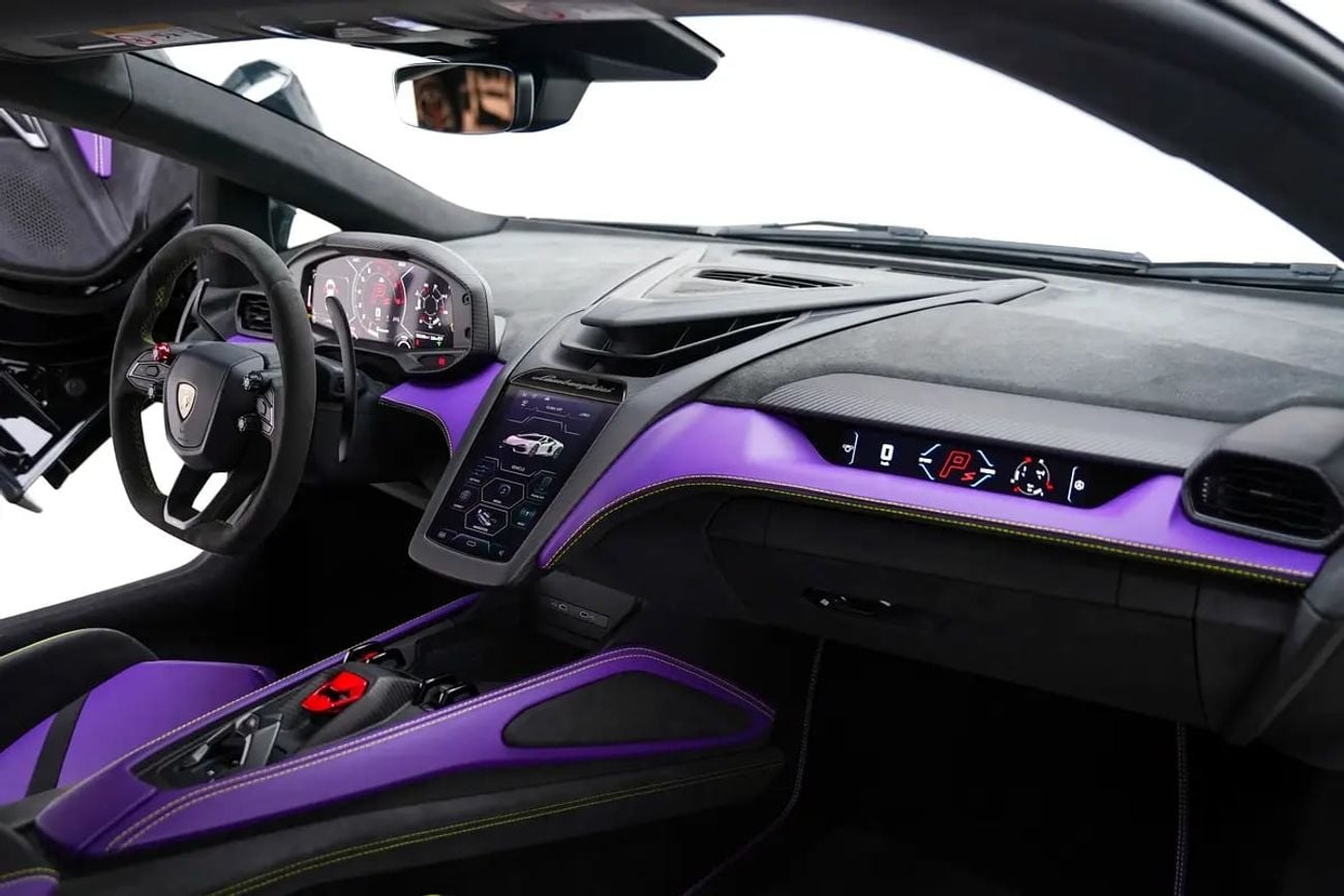 Lamborghini Revuelto