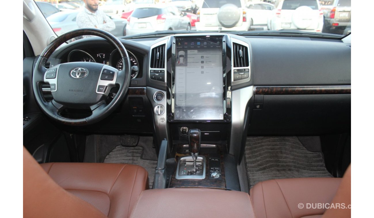 Toyota Land Cruiser (2014) VXR V8,GCC