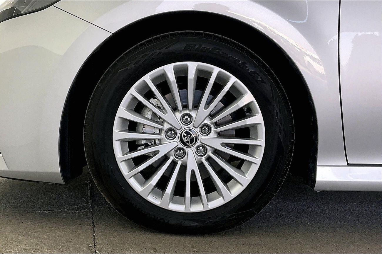 تويوتا كامري XLE | Carnival Sale • UP TO AED 20,000 OFF | شامل الضمان | 0 ﺪﻔﻋﺓ ﺃﻮﻟﻯ