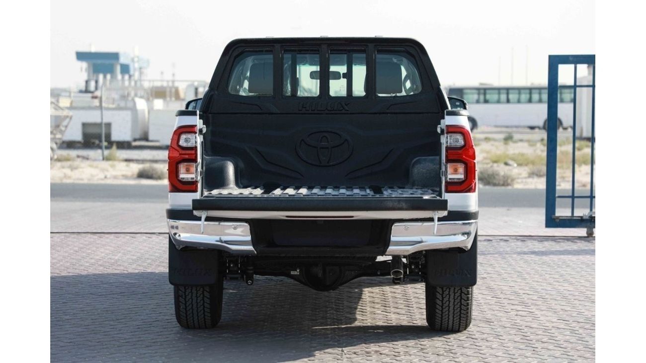 تويوتا هيلوكس تويوتا هيلوكس 2024 ذات الكابينة المزدوجة 2.7 HI - أبيض بلاتيني لؤلؤي من الداخل أسود | للتصدير فقط