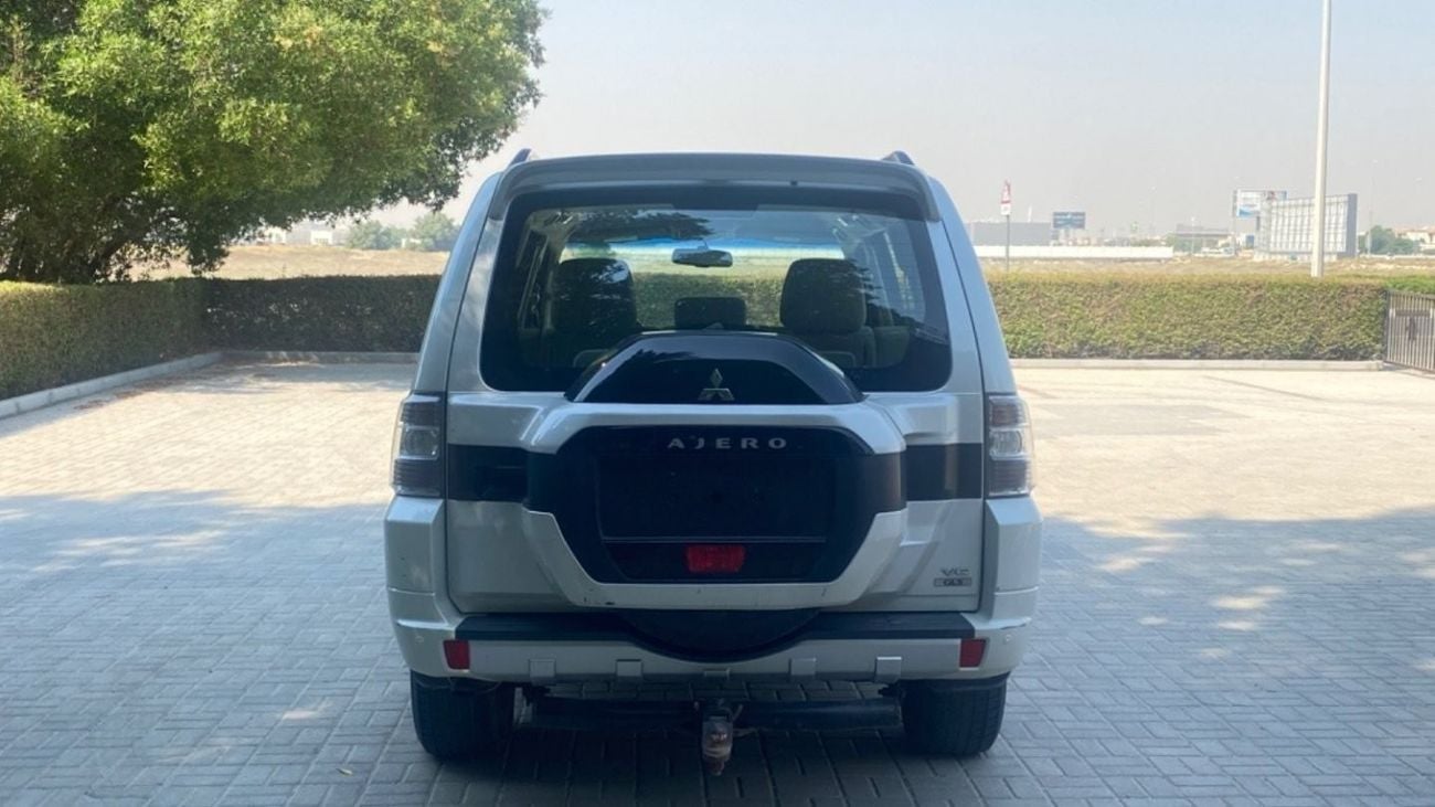 ميتسوبيشي باجيرو GLS Std