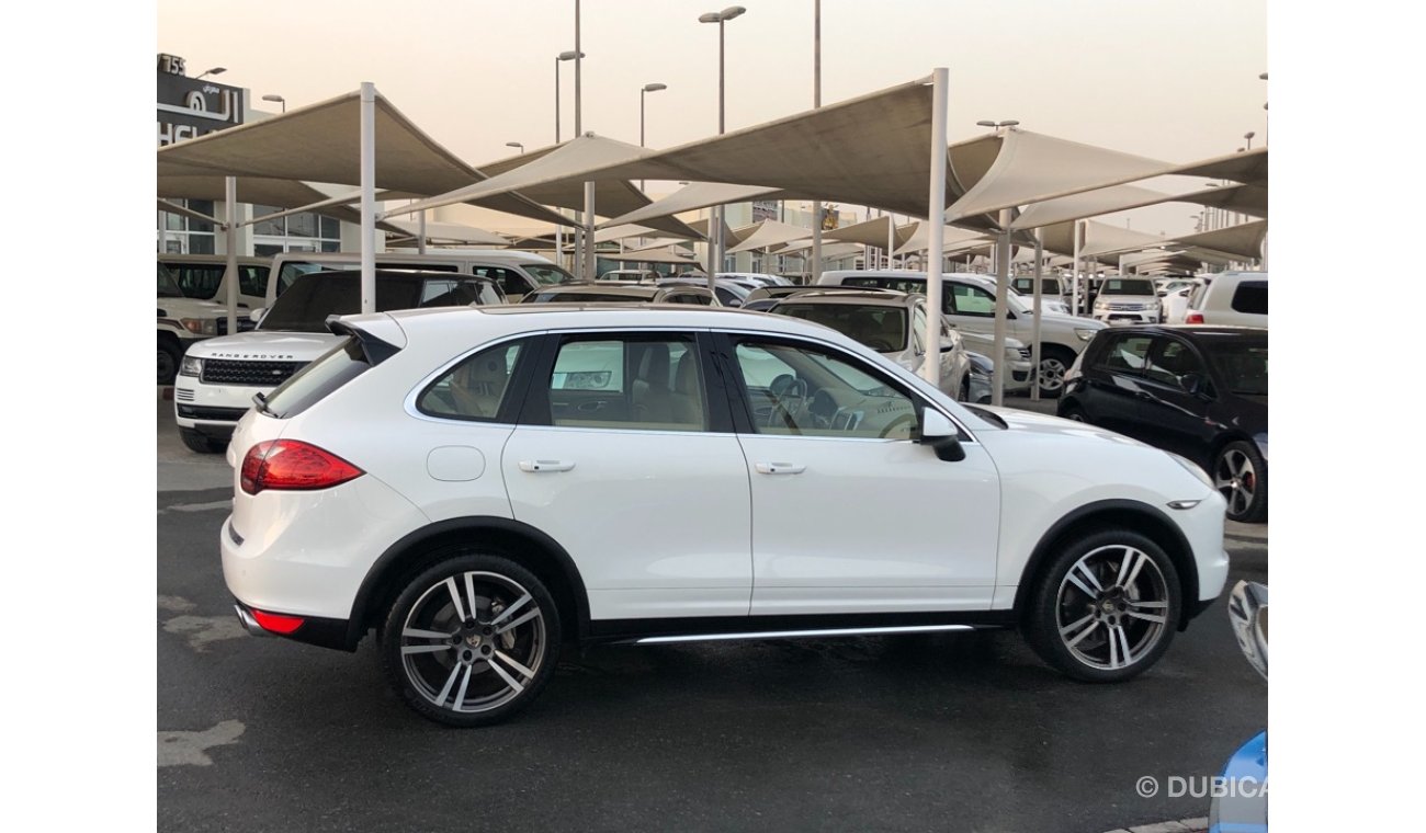 Porsche Cayenne PORSCHE Cayenne S MODEL 2013 GCC CAR PERFECT CONDITION FULL OPTION PANORAMIC ROOF LEATHER SEATS