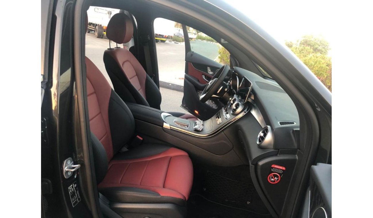 مرسيدس بنز GLC 300 2020 Mercedes-Benz GLC 300 4MATIC, 2.0L, GCC 0km