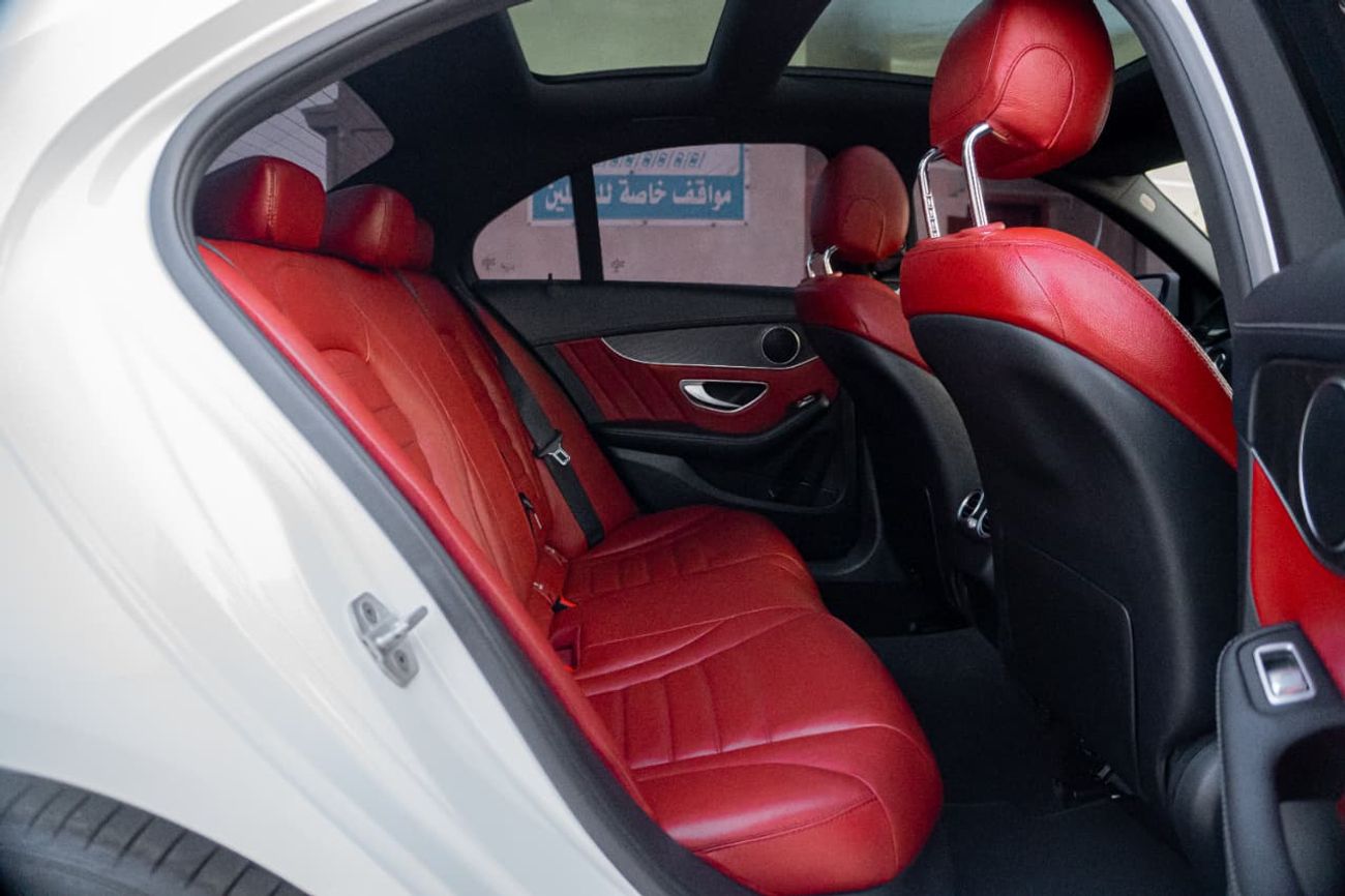 مرسيدس بنز C 200 GCC CAR FULL OPTION