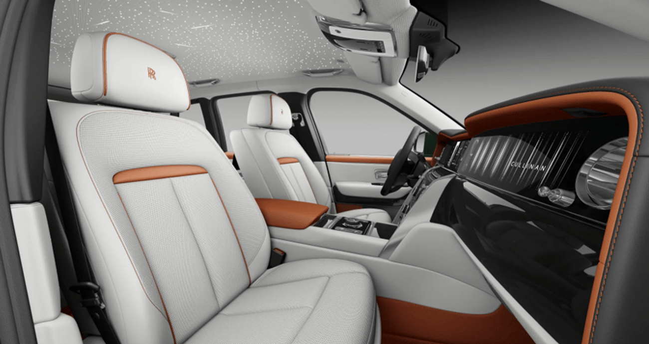Rolls Royce Cullinan STD In LHD