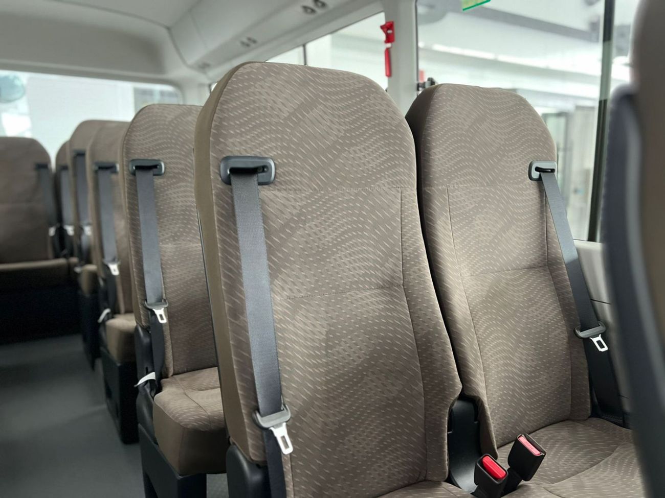 تويوتا كوستر EXPORT ONLY - Coaster 4.2L V6 DSL MT