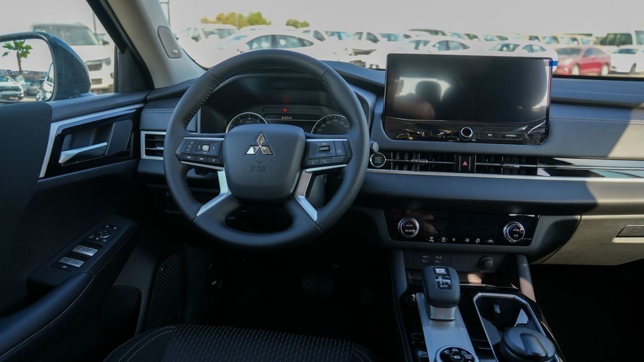 Mitsubishi Outlander Brand New 2026 Mitsubishi Outlander Medium Line (G05) 2.5L | 7-Seater SUV | GCC Spec | Export Only